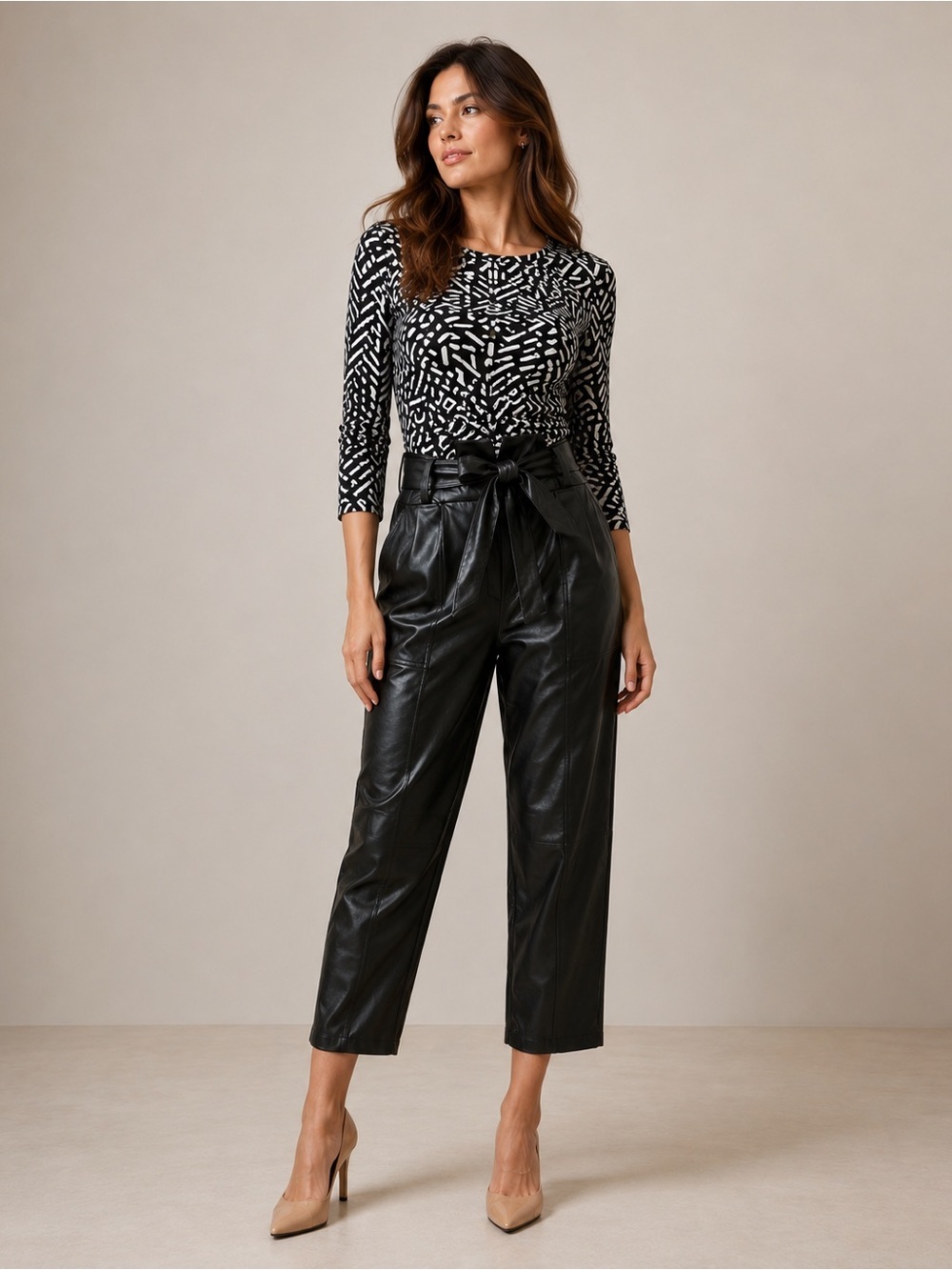 Joie faux leather straight leg with bow black Medium
